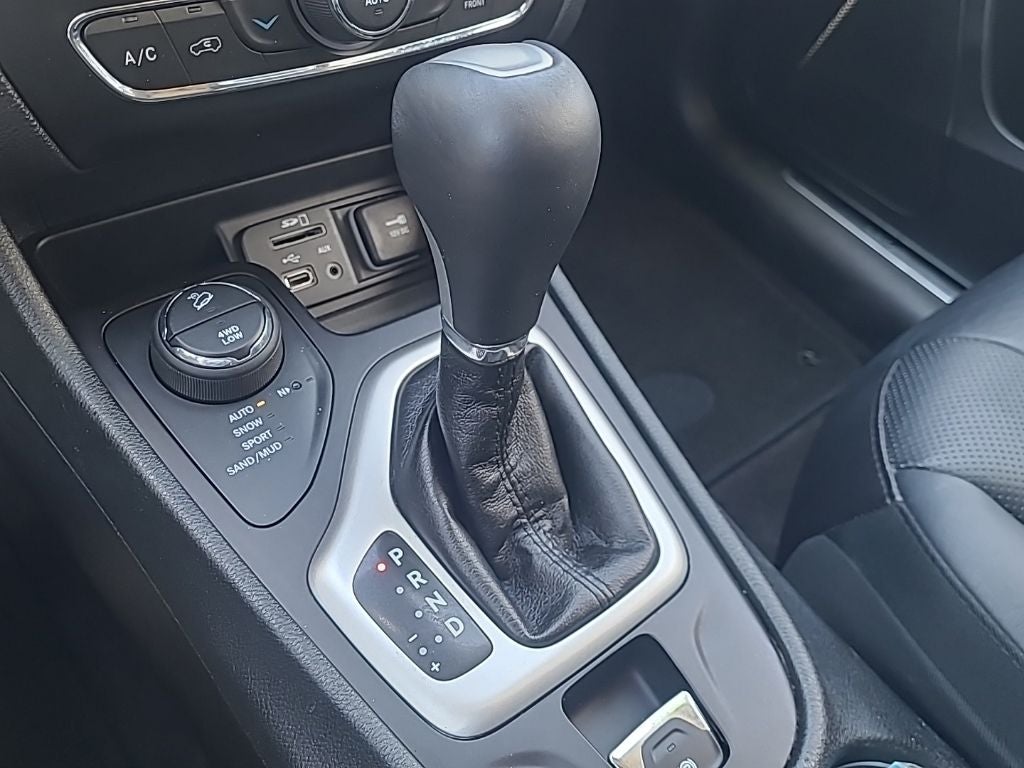 2016 Jeep Cherokee Overland