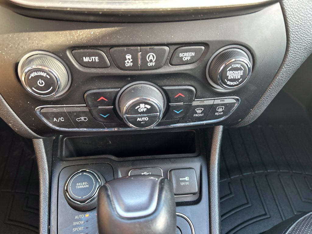 2021 Jeep Cherokee Latitude Lux