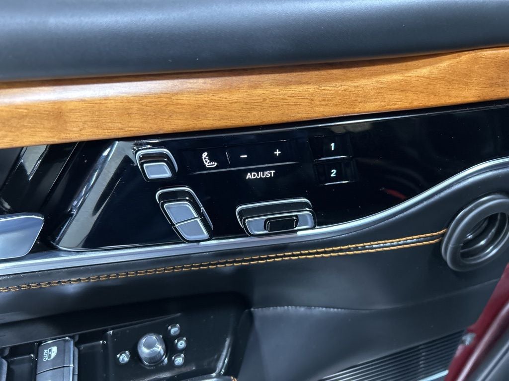 2022 Jeep Grand Wagoneer Series III