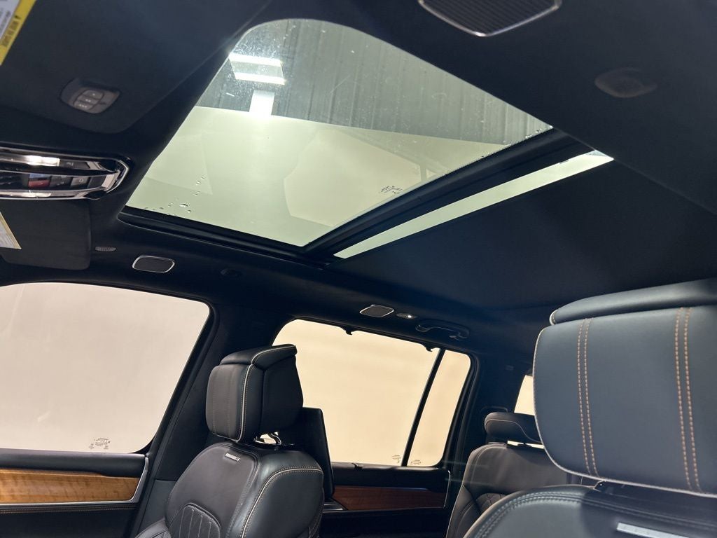 2022 Jeep Grand Wagoneer Series III