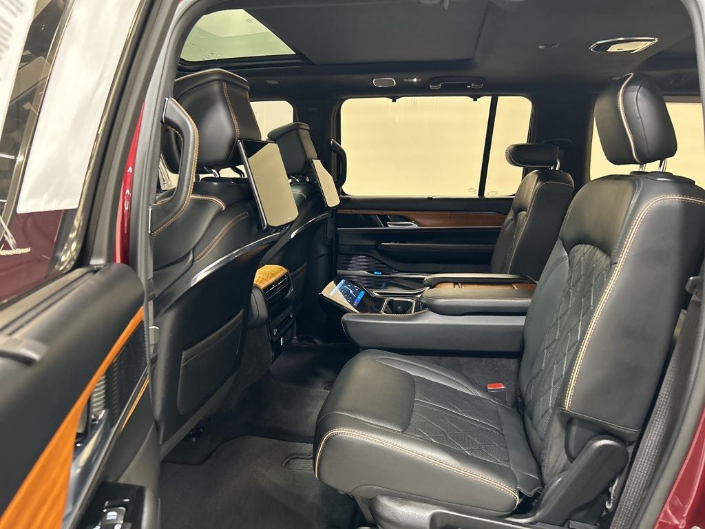 2022 Jeep Grand Wagoneer Series III