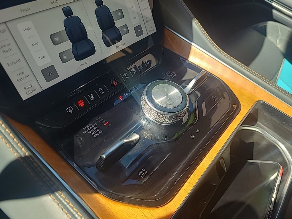 2022 Jeep Grand Wagoneer Series III