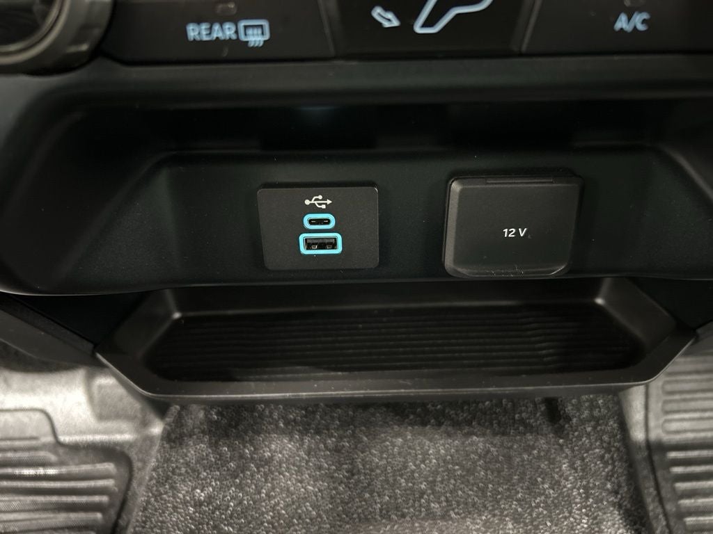 2023 Ford F-600SD XLT