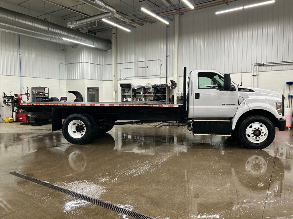 2022 Ford F-750SD Base