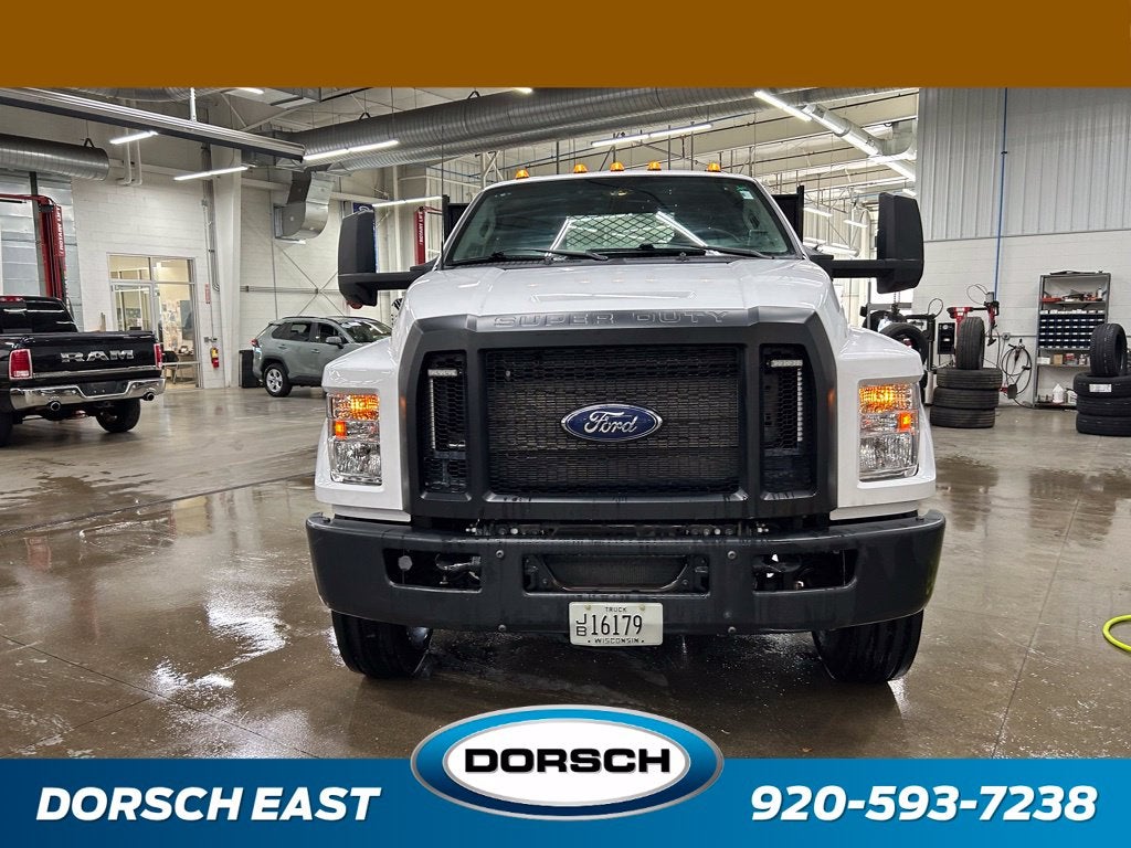 2022 Ford F-750SD Base