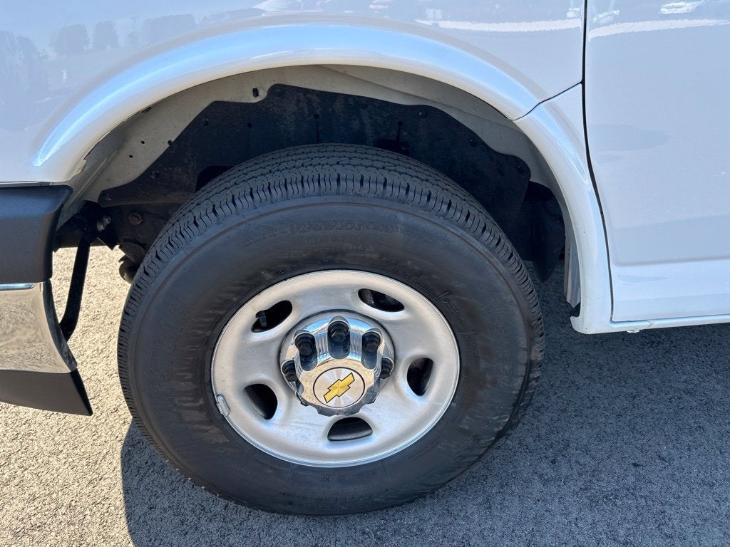 2025 Chevrolet Express 3500 LT Passenger