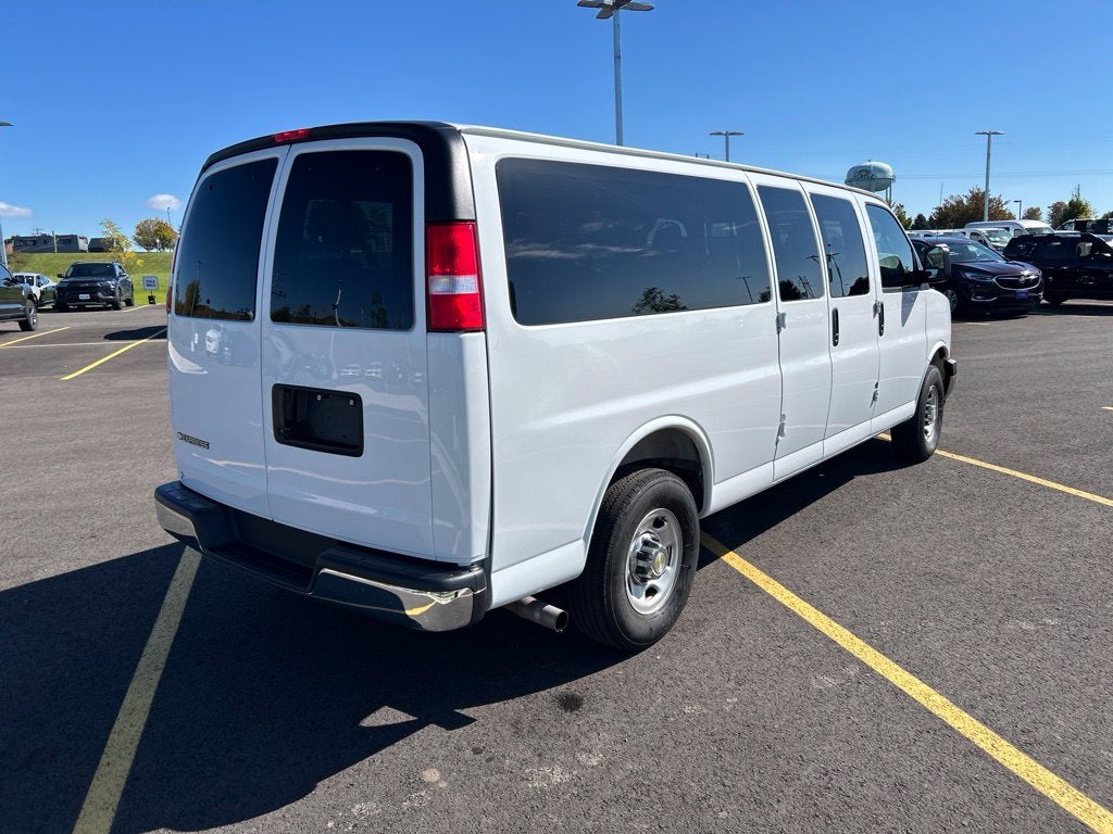 2025 Chevrolet Express 3500 LT Passenger