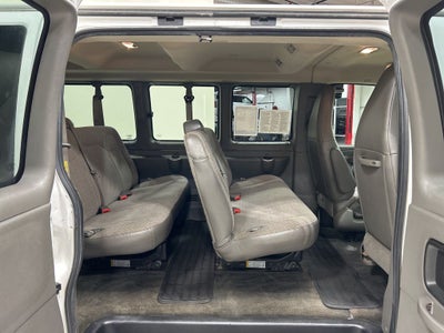 2017 Chevrolet Express 3500 LT Passenger