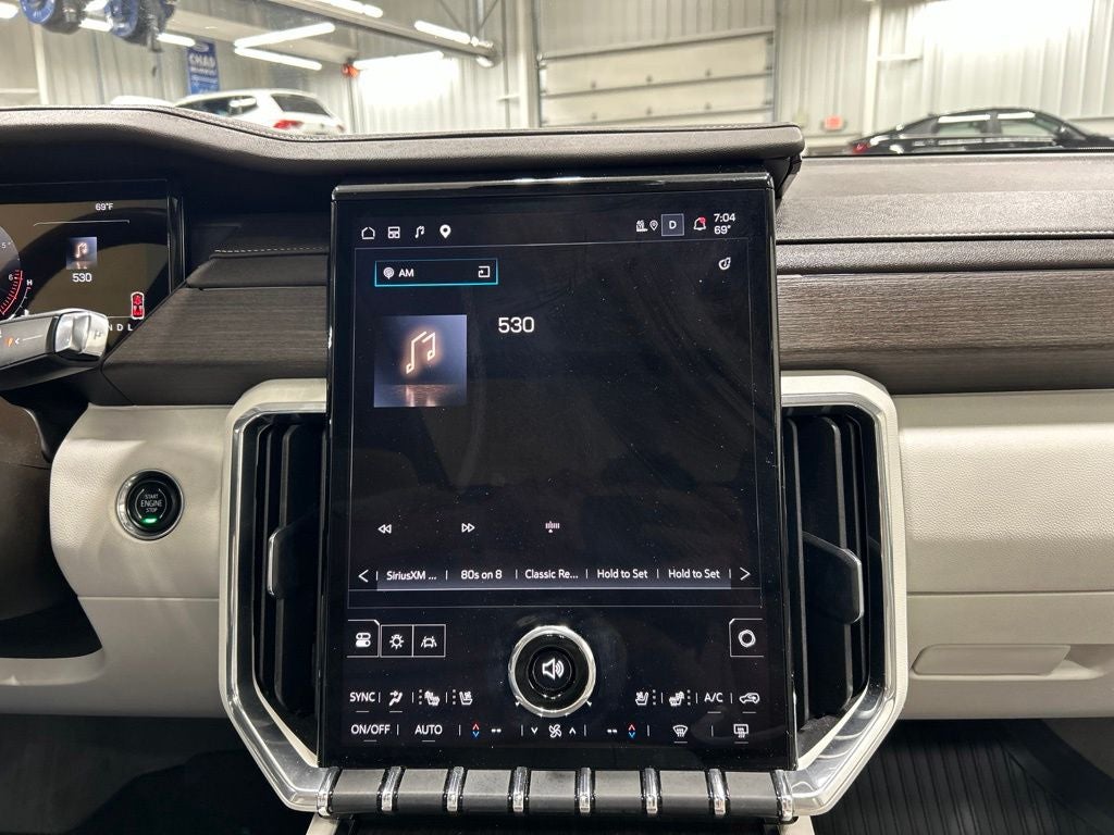 2024 GMC Acadia Denali