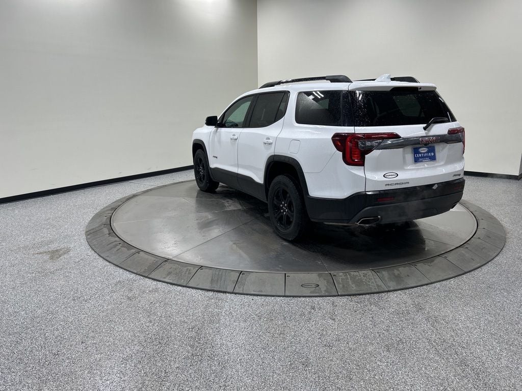 2023 GMC Acadia AT4