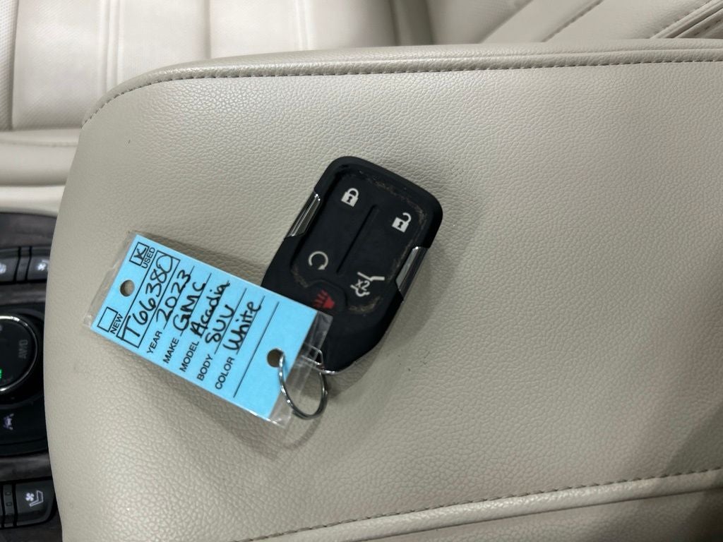 2023 GMC Acadia Denali