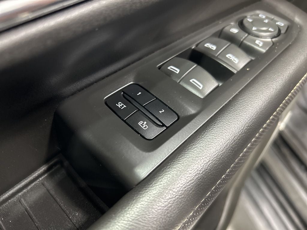 2022 GMC Yukon XL SLT