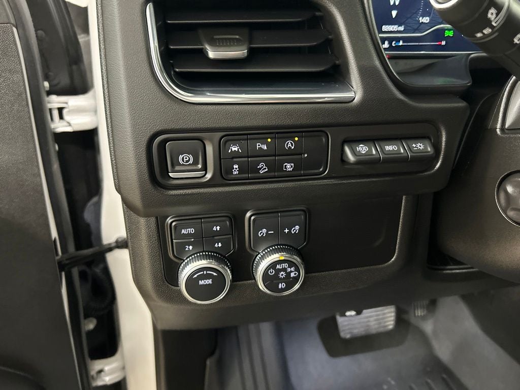 2023 GMC Yukon XL AT4