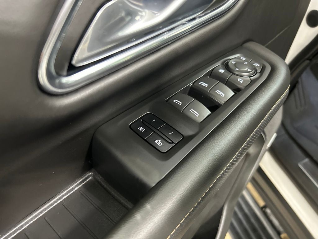 2023 GMC Yukon XL AT4