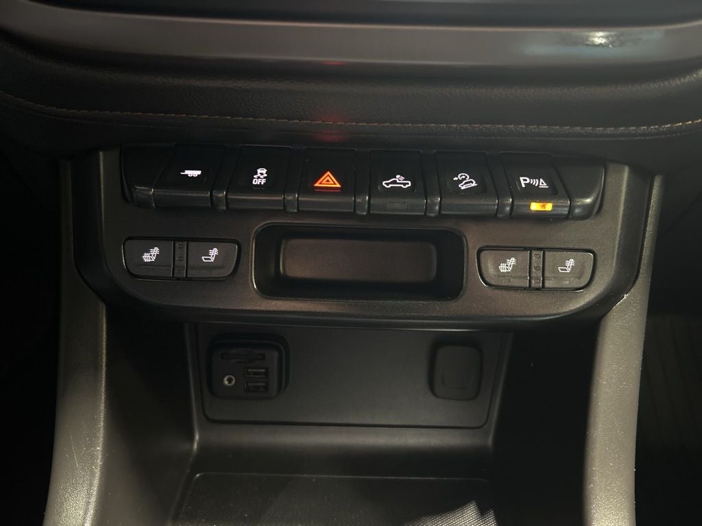 2022 GMC Canyon AT4 w/Leather