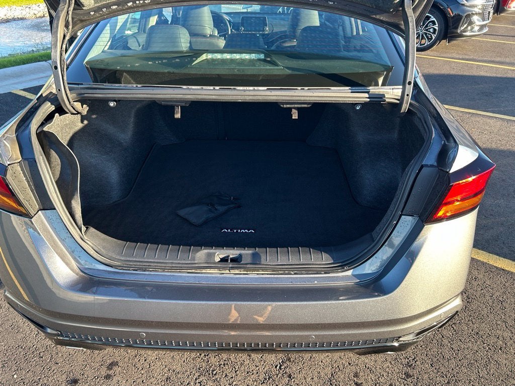 2025 Nissan Altima 2.5 SR