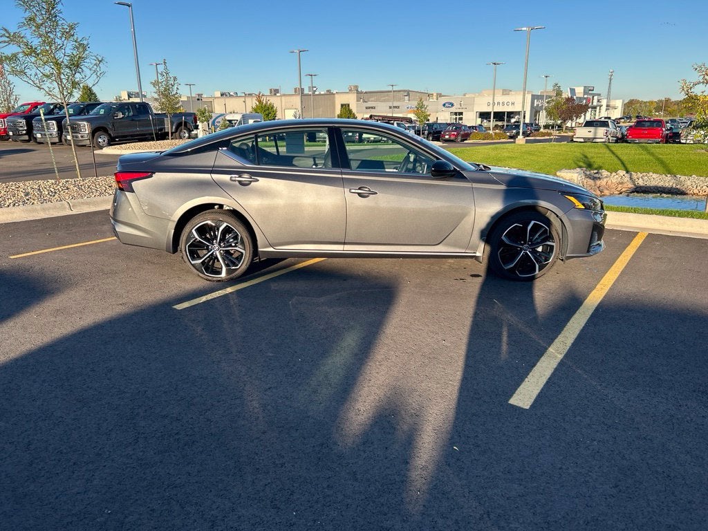 2025 Nissan Altima 2.5 SR
