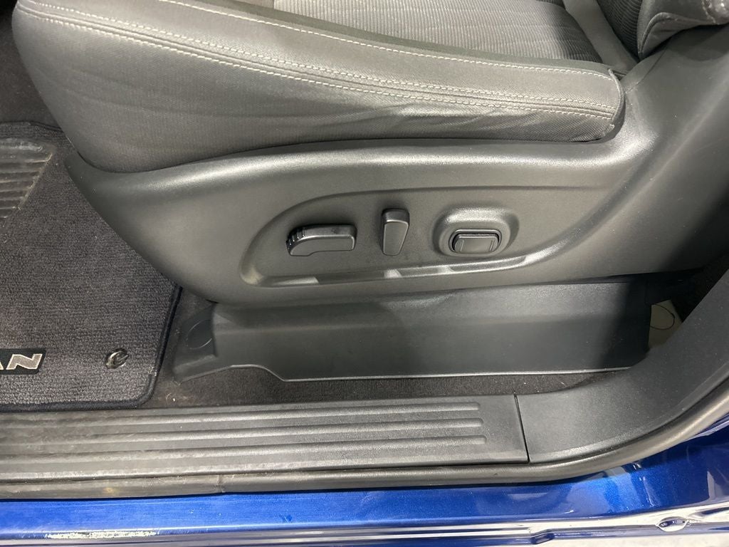 2020 Nissan Titan SV