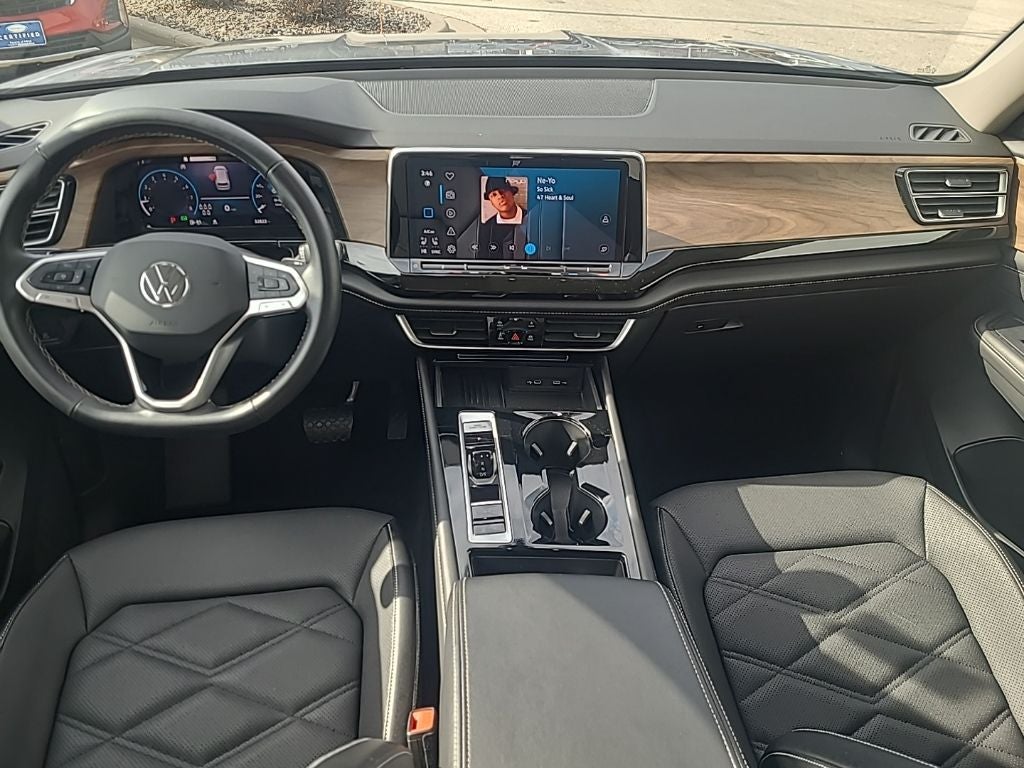 2025 Volkswagen Atlas 2.0T SE w/Technology