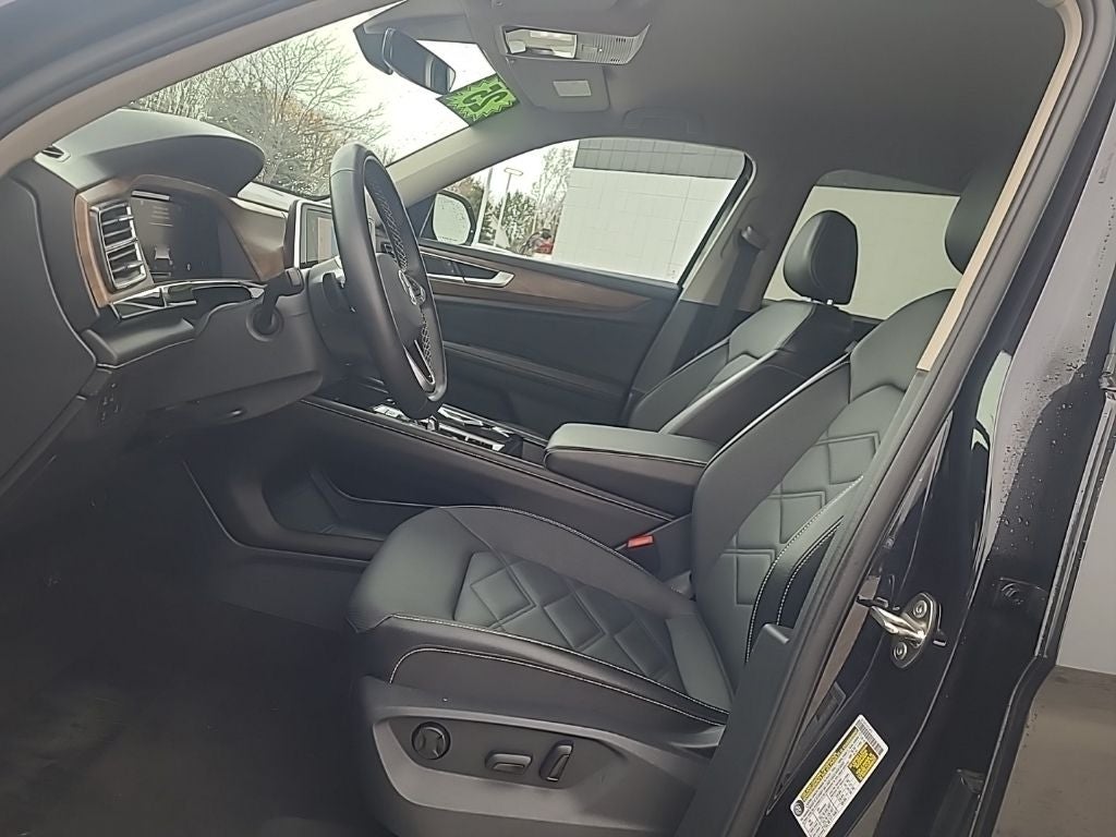 2025 Volkswagen Atlas 2.0T SE w/Technology