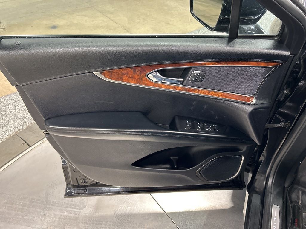 2019 Lincoln Nautilus Select