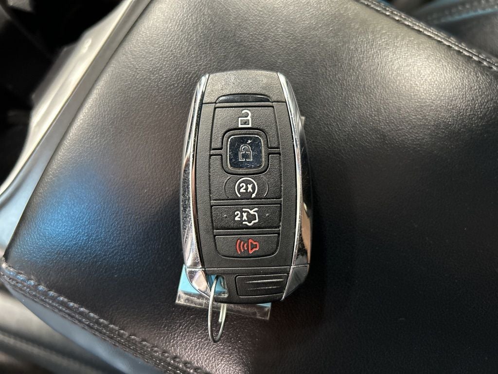 2019 Lincoln Nautilus Select