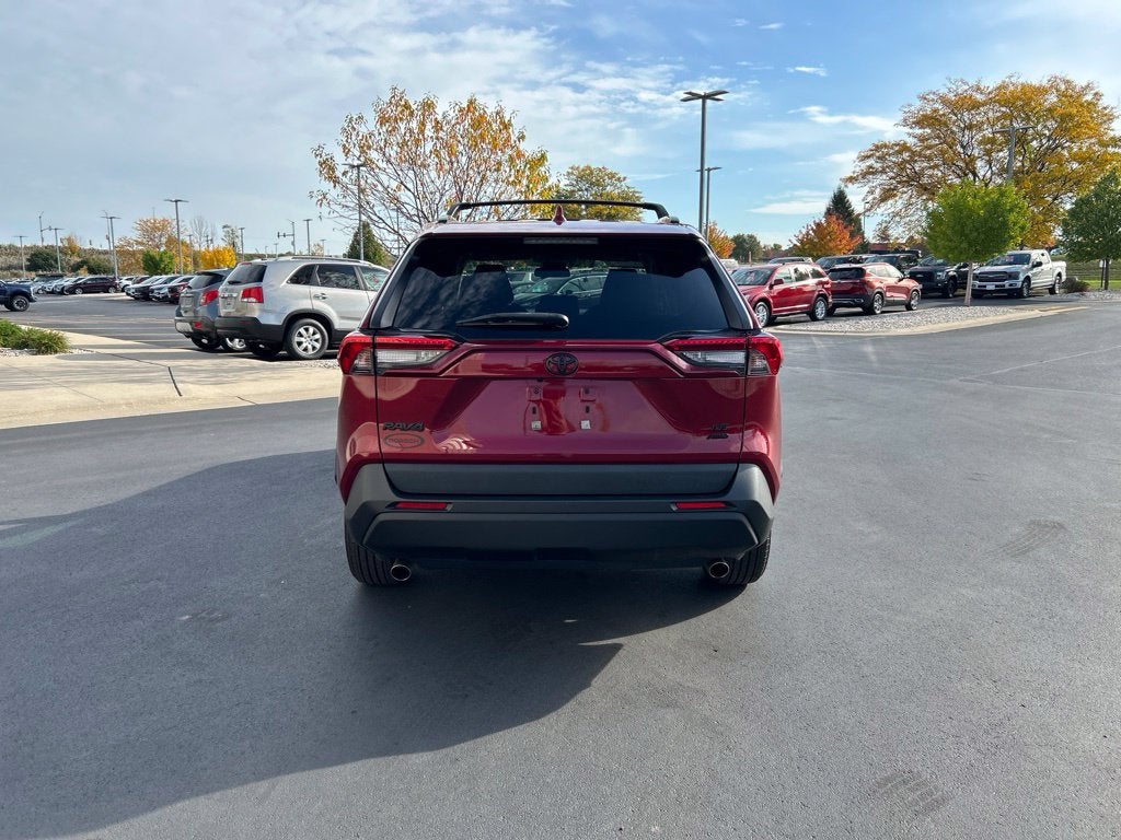 2021 Toyota RAV4 LE