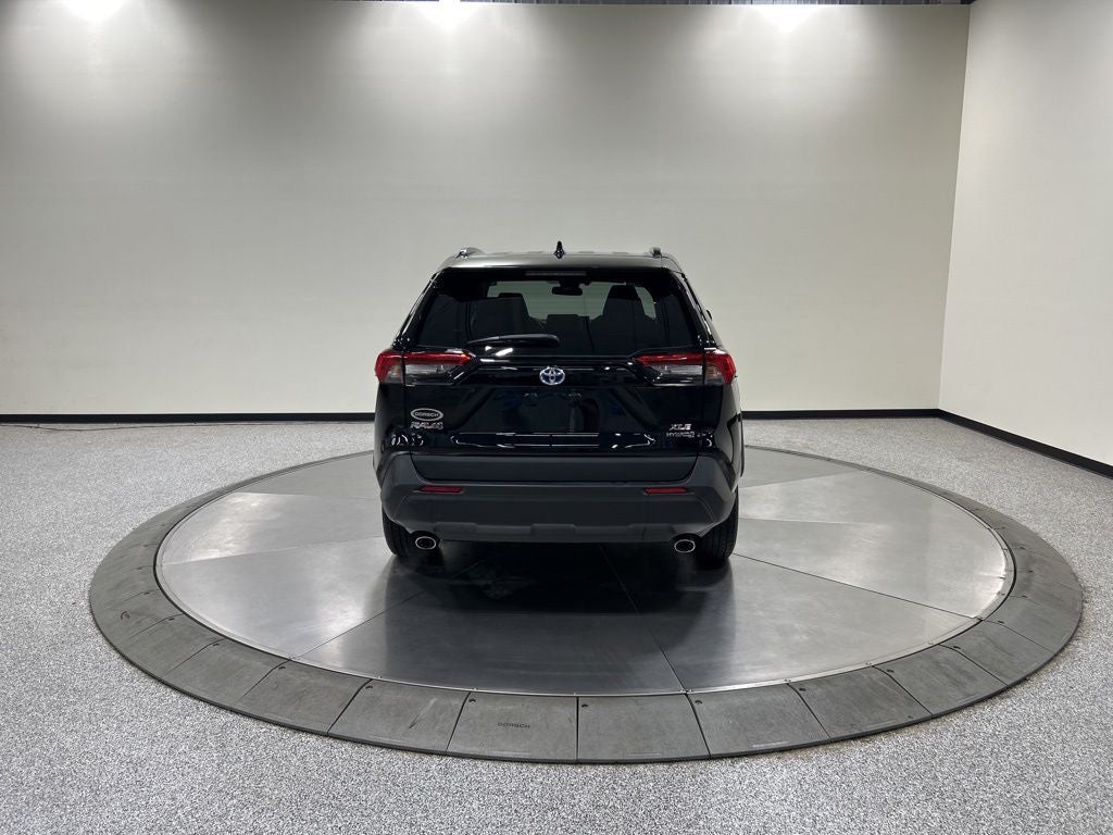 2020 Toyota RAV4 Hybrid XLE