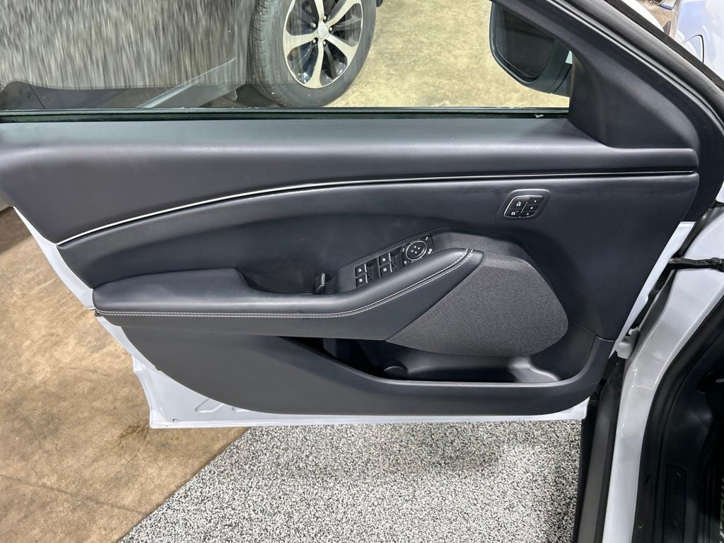 2022 Ford Mustang Mach-E Select
