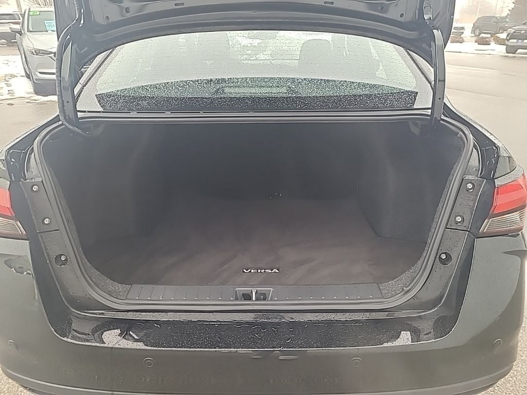 2023 Nissan Versa 1.6 SV