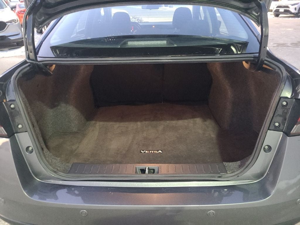 2023 Nissan Versa 1.6 SV