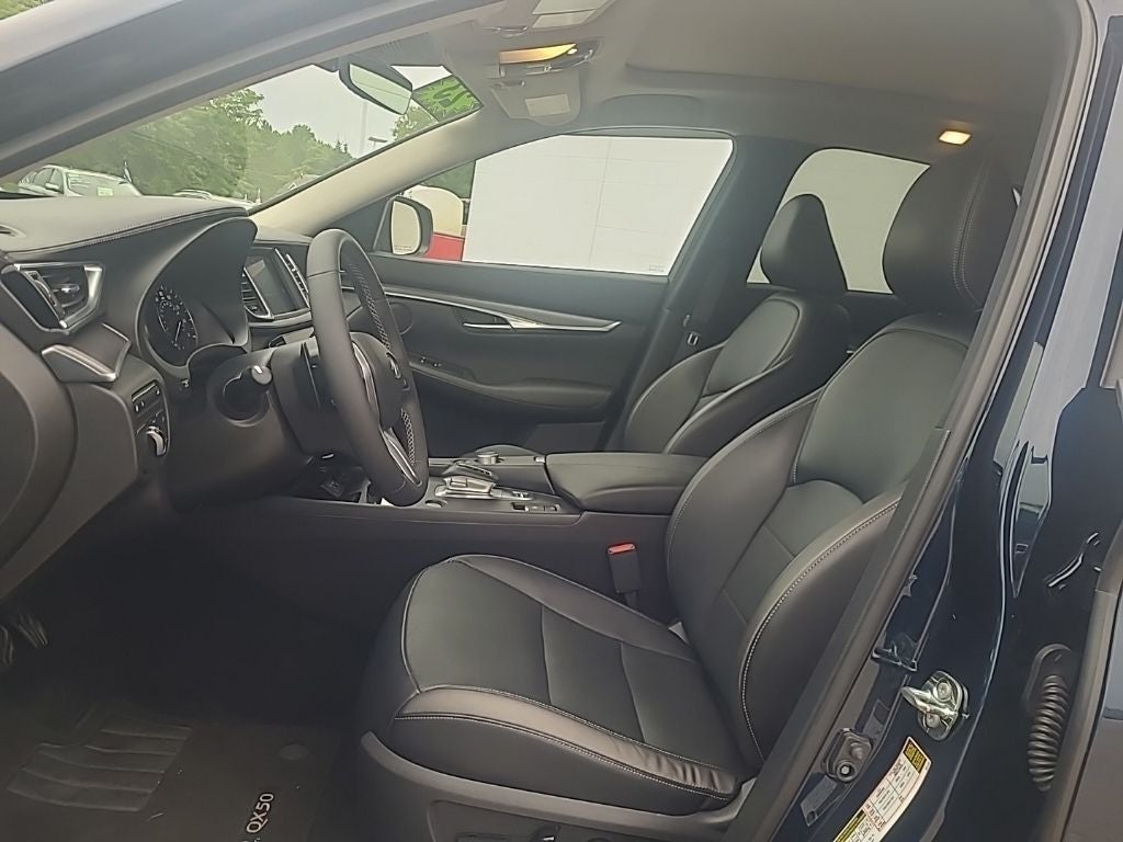 2023 INFINITI QX50 LUXE