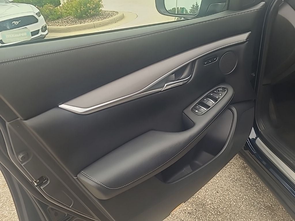2023 INFINITI QX50 LUXE