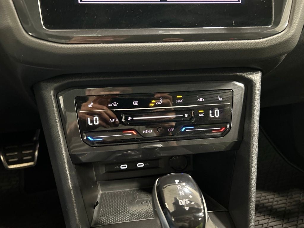 2022 Volkswagen Tiguan 2.0T SE R-Line Black