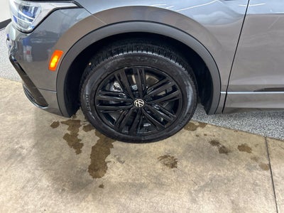 2022 Volkswagen Tiguan 2.0T SE R-Line Black