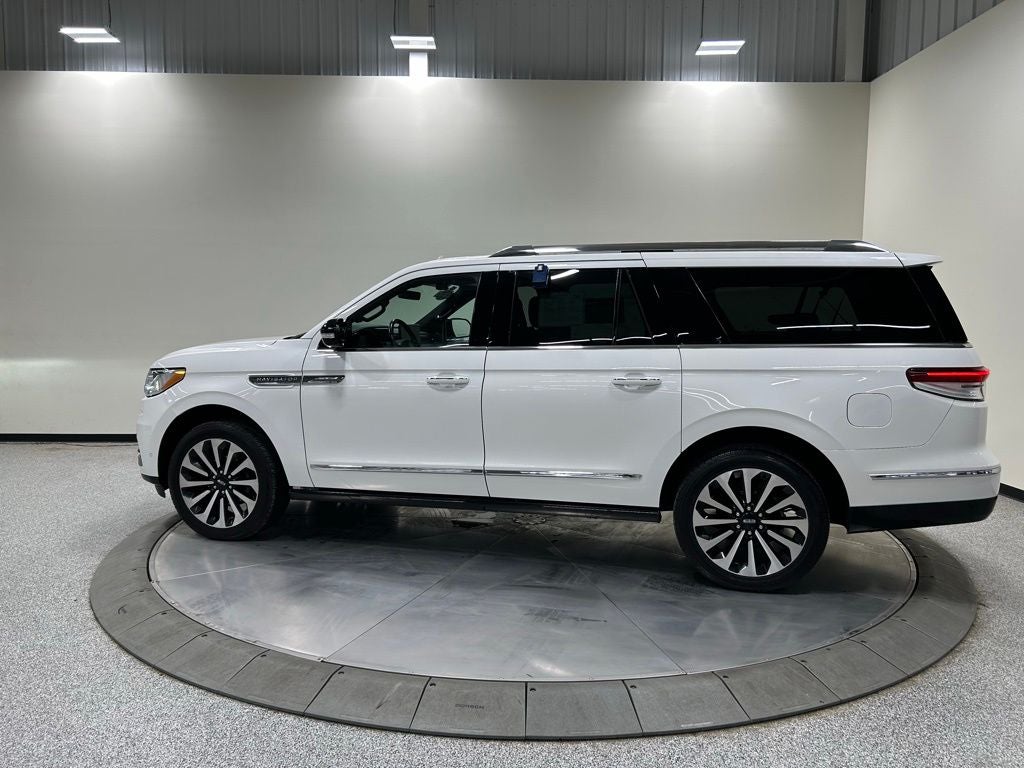 2023 Lincoln Navigator L Reserve