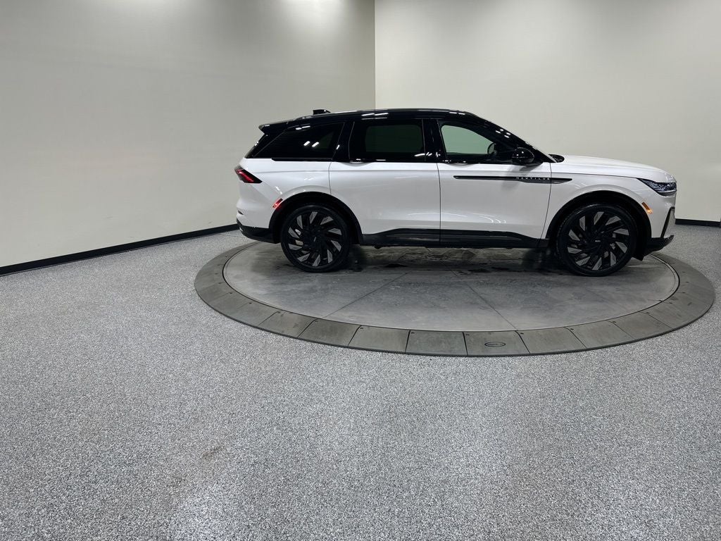 2025 Lincoln Nautilus Reserve