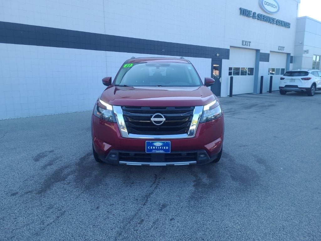 2023 Nissan Pathfinder SV