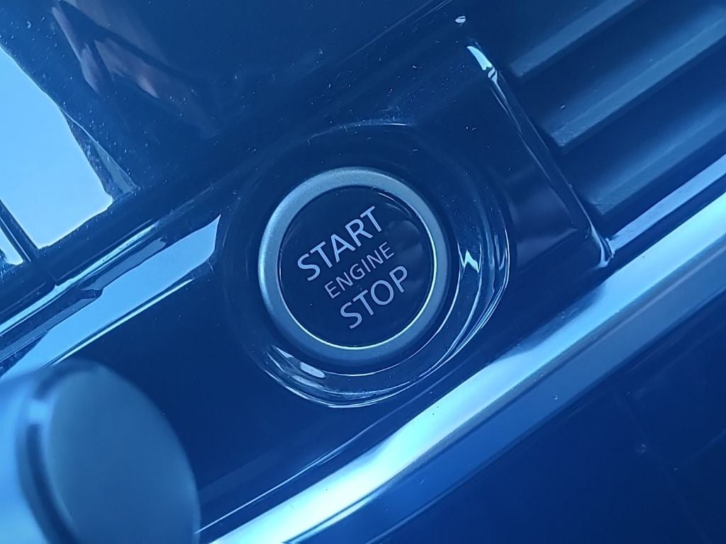 2023 Nissan Pathfinder SV