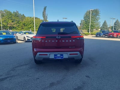 2023 Nissan Pathfinder SV