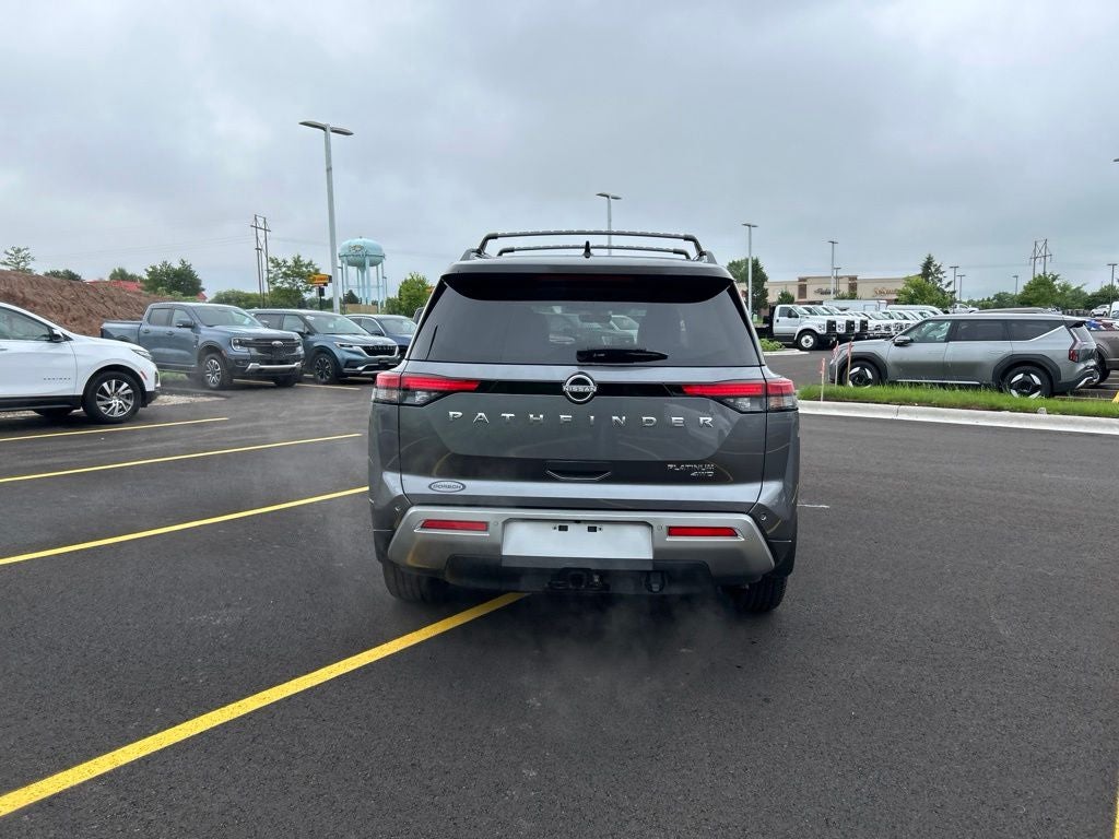 2024 Nissan Pathfinder Platinum