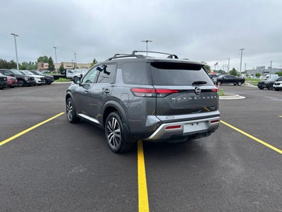 2024 Nissan Pathfinder Platinum
