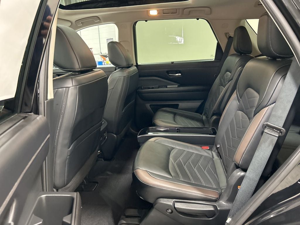 2024 Nissan Pathfinder Platinum
