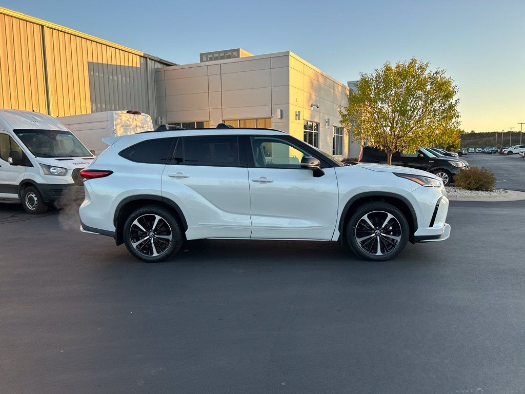 2022 Toyota Highlander XSE