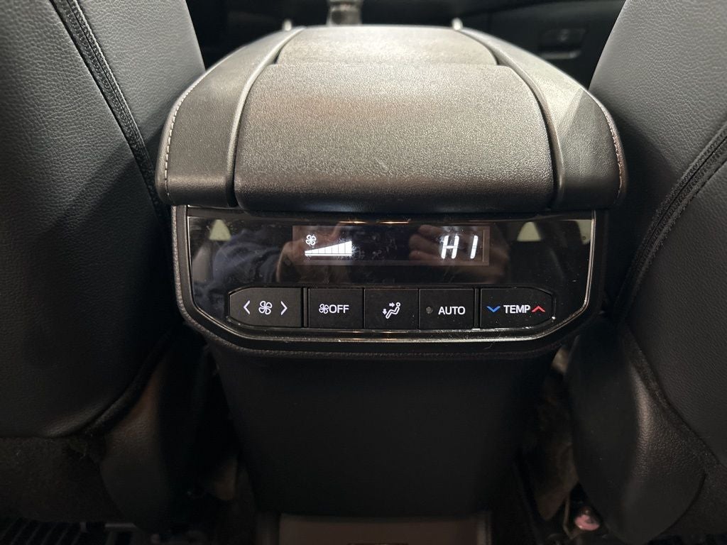 2024 Toyota Highlander Hybrid XLE