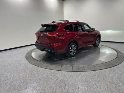 2024 Toyota Highlander Hybrid XLE