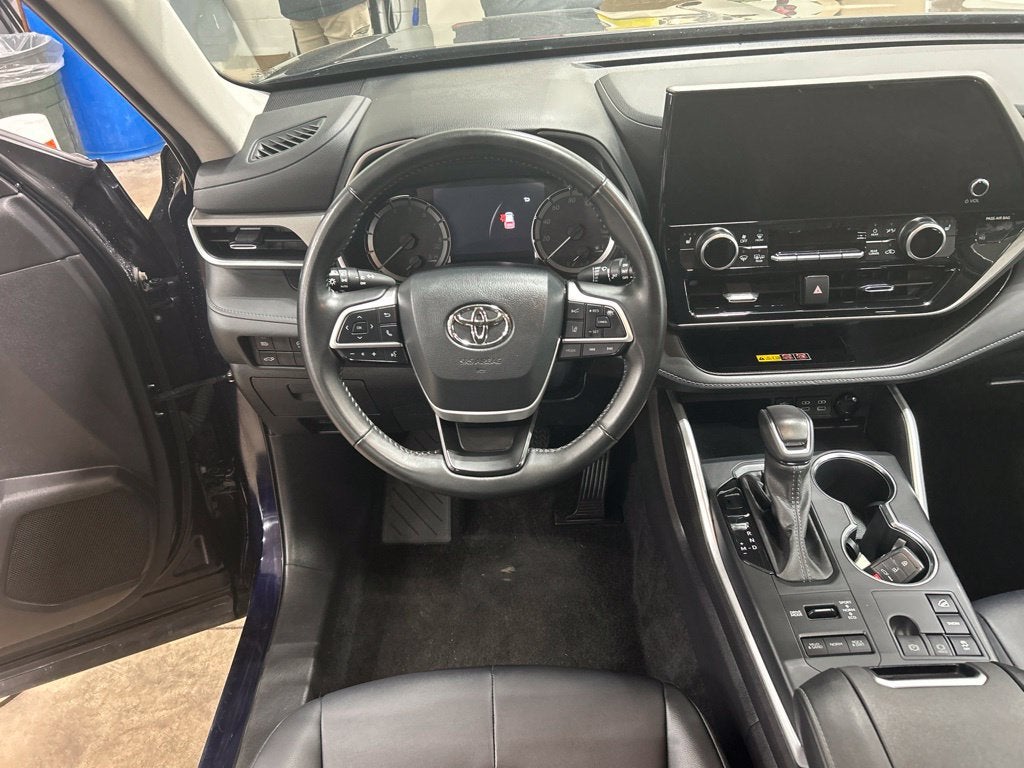 2025 Toyota Highlander XLE