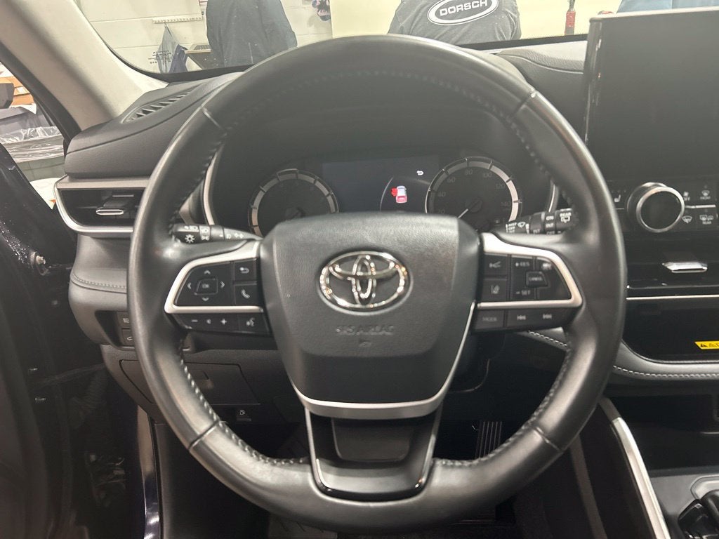 2025 Toyota Highlander XLE