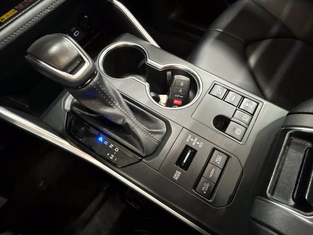 2025 Toyota Highlander XLE