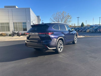 2025 Toyota Highlander XLE